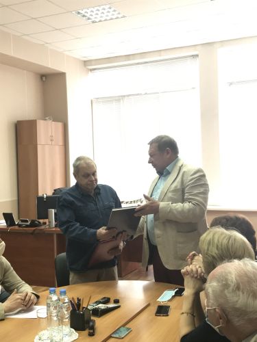 АО «НПО ГОИ им. С.И. Вавилова» поздравляет с юбилеем начальника Научного отделения «КРИСТАЛЛ» Сергея Константиновича Евстропьева