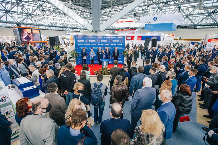 Руководство АО «НПО ГОИ им. С.И. Вавилова» на выставке «Фотоника. Мир лазеров и оптики»